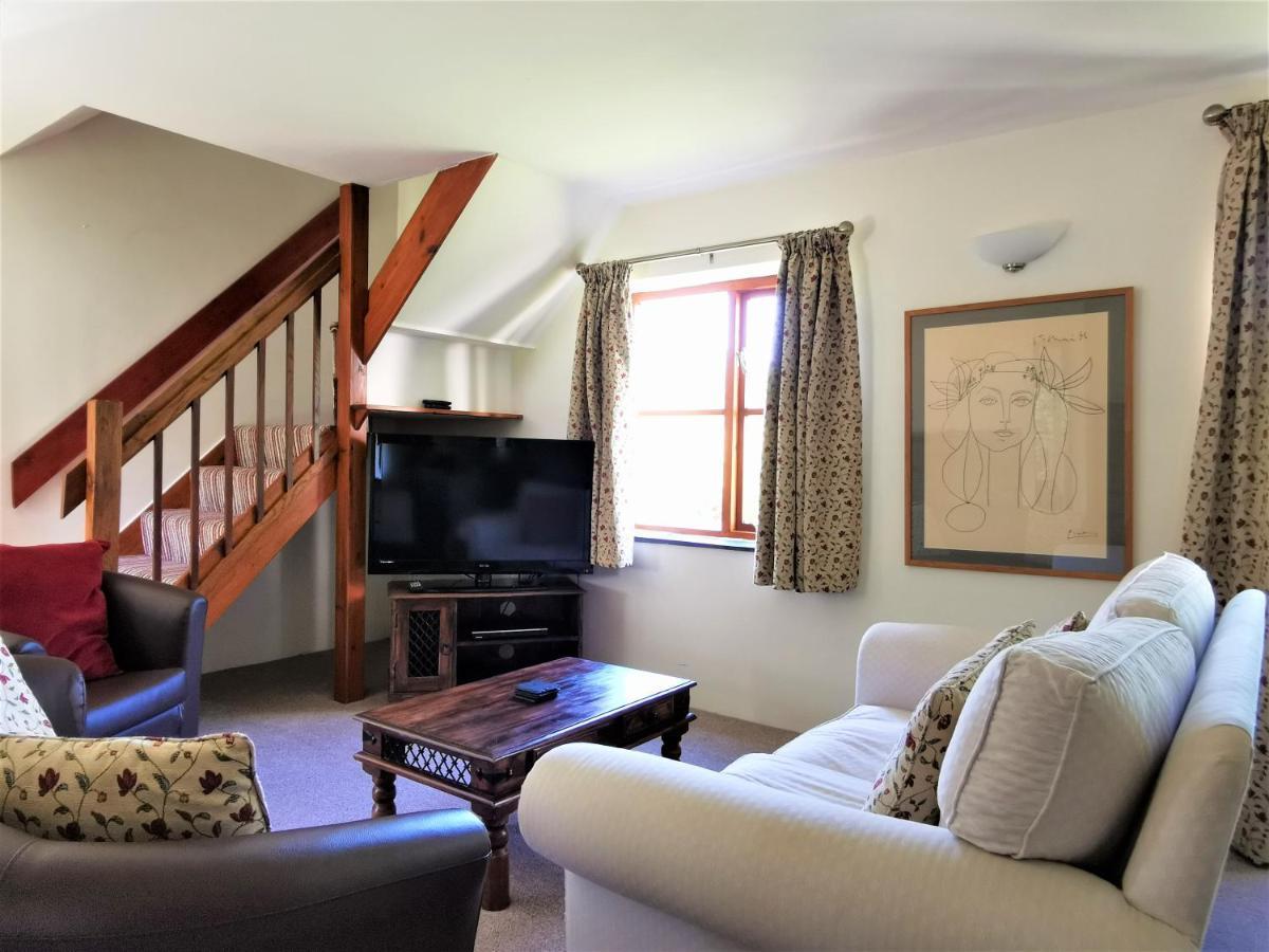Wellstone Cottages - Honey Coach House Llanfyrnach Extérieur photo